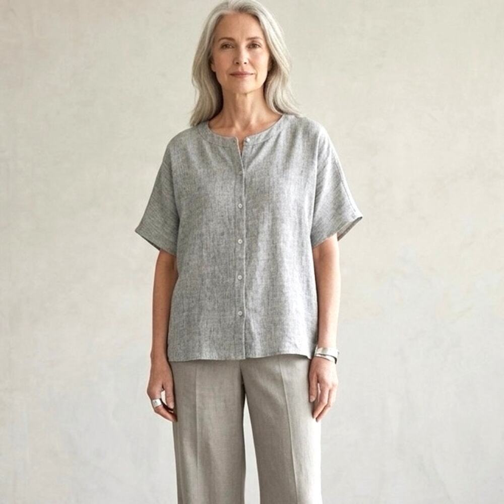 Tahari Gray Short-Sleeve Button Front Top
